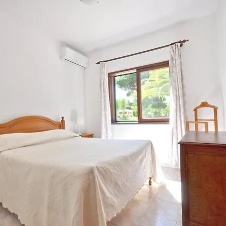 Close To Beaches And Amenities, Private Pool, Free Ac And Wifi *