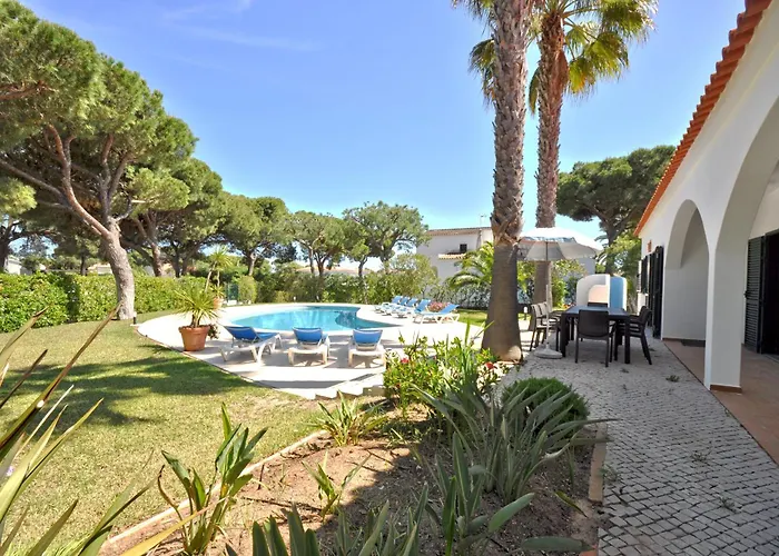 Close To Beaches And Amenities, Private Pool, Free Ac And Wifi * Quarteira