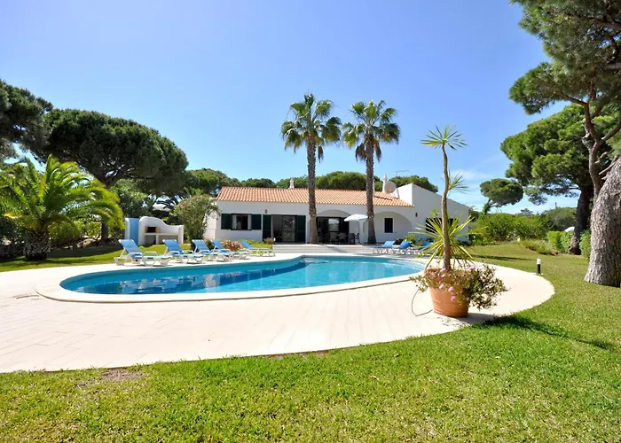 Close To Beaches And Amenities, Private Pool, Free Ac And Wifi Willa