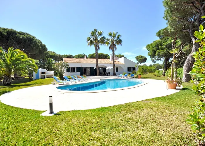 Villa Close To Beaches And Amenities, Private Pool, Free Ac And Wifi