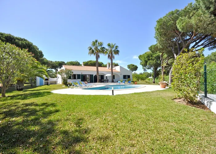 Close To Beaches And Amenities, Private Pool, Free Ac And Wifi Willa Quarteira