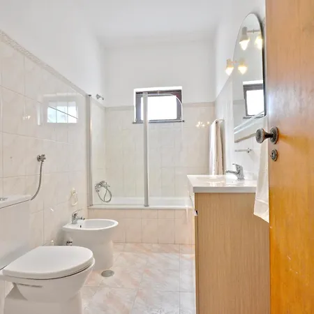 Close To Beaches And Amenities, Private Pool, Free Ac And Wifi Villa