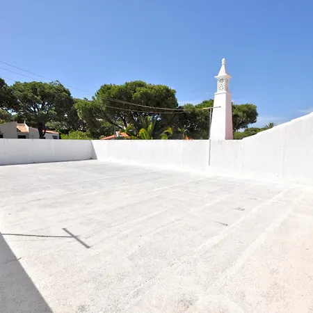 Close To Beaches And Amenities, Private Pool, Free Ac And Wifi Villa