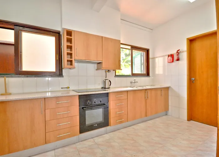 Villa Close To Beaches And Amenities, Private Pool, Free Ac And Wifi