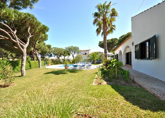 Close To Beaches And Amenities, Private Pool, Free Ac And Wifi Villa Quarteira