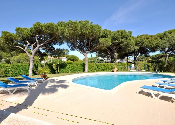 Close To Beaches And Amenities, Private Pool, Free Ac And Wifi Quarteira