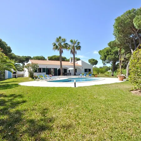 Close To Beaches And Amenities, Private Pool, Free Ac And Wifi Villa Quarteira